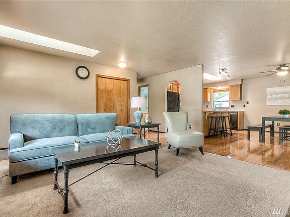 4th image of 21805 SE 269th St