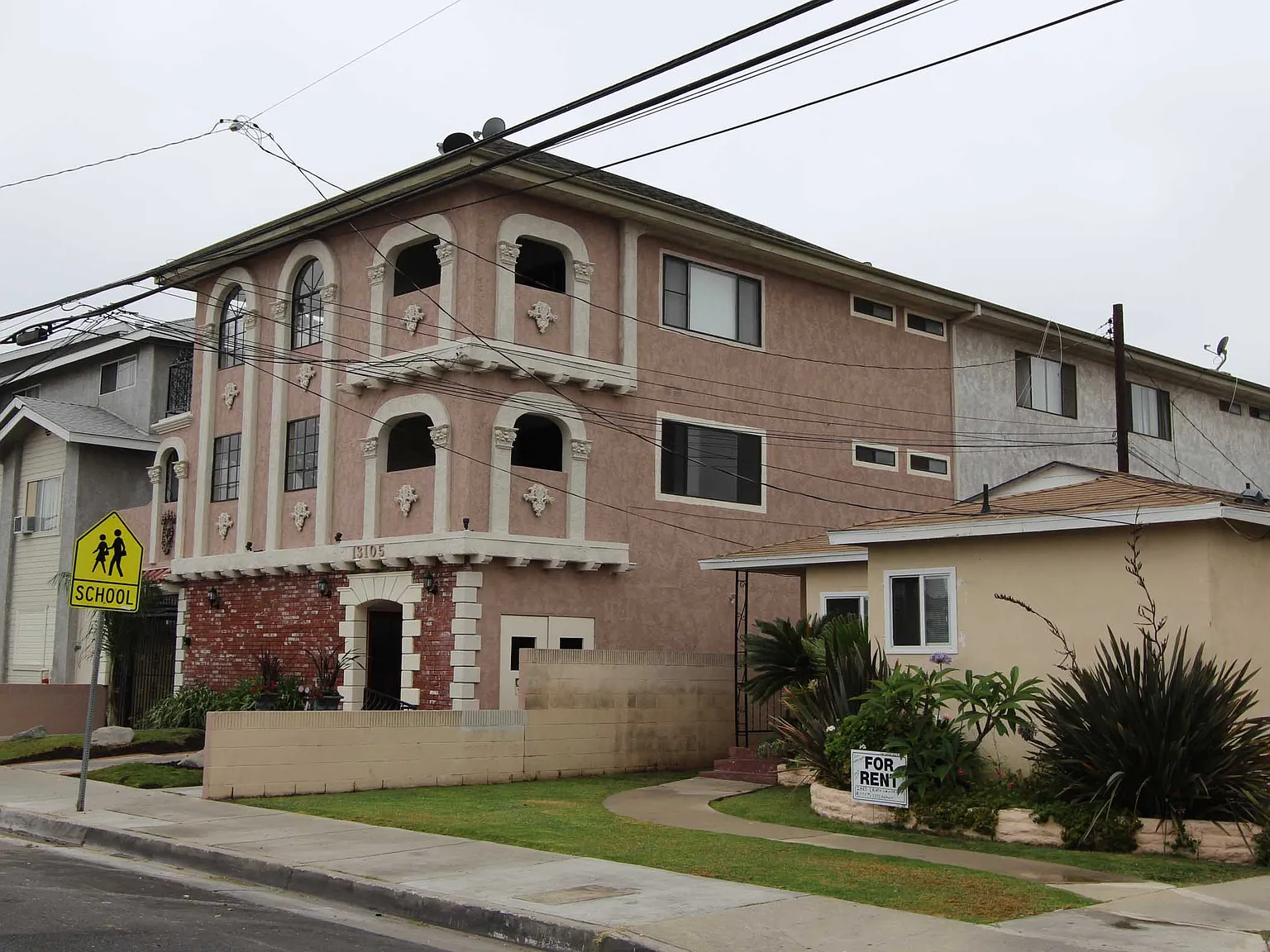 13105 Kornblum Ave — Photo 3