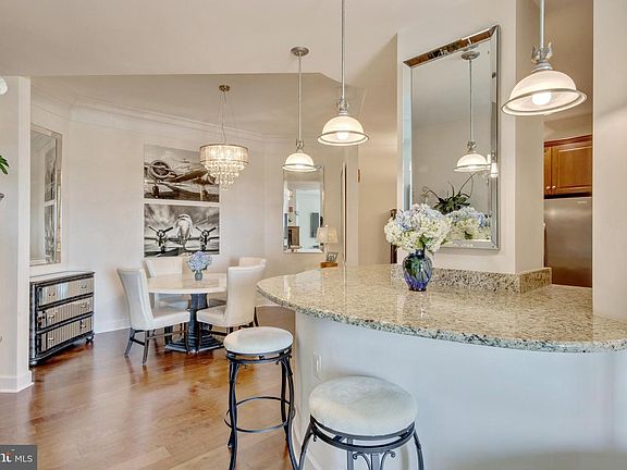 4th image of 1915 Towne Centre Blvd Unit 913