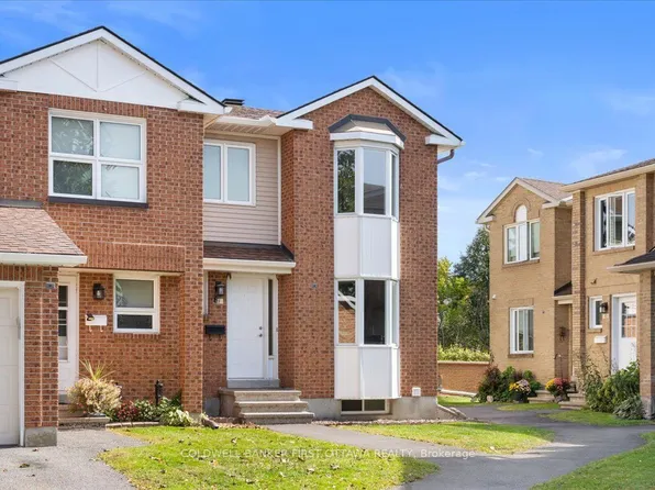 2F Castlebrook Ln #12, Ottawa, ON K2G 5E2