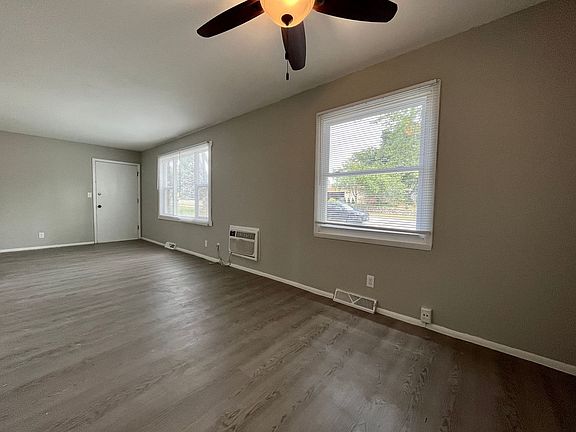 5th image of 401-433 Donald Dr #14