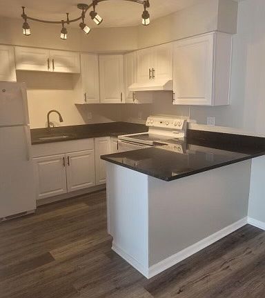3rd image of 847 S Lake Park Ave APT 12W