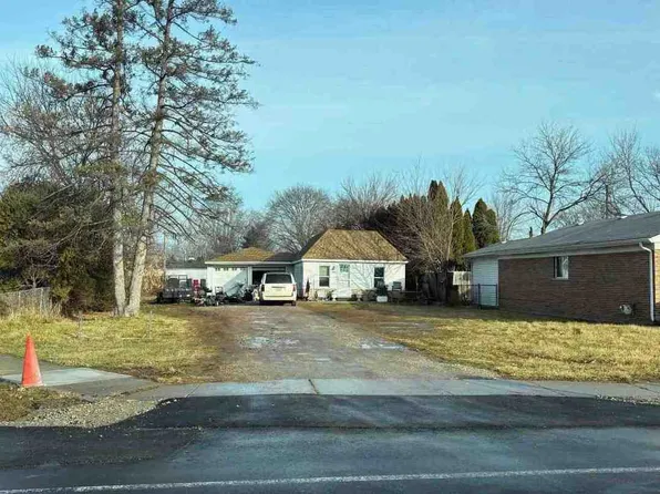 19251 E Forteen Mile Rd, Clinton Township, MI 48035