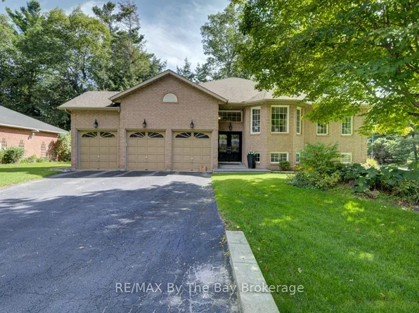 17 Downer Cres, Wasaga Beach, ON L9Z 1C2