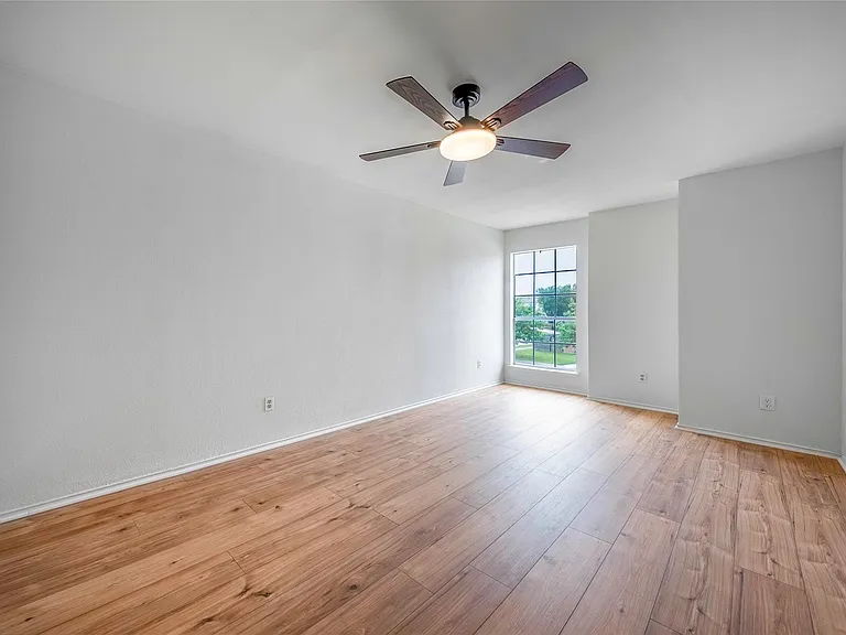 13701 Cambourne Dr — Photo 21