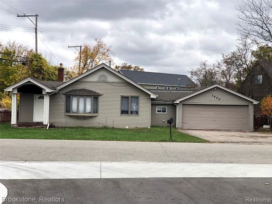 1400 Bamford Dr Waterford Mi 48328 Mls 2200088777 Zillow