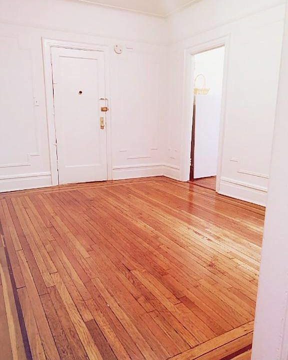 2nd image of 3176 33rd St APT 1F