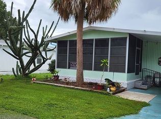 826 Carol St, Wildwood, FL 34785