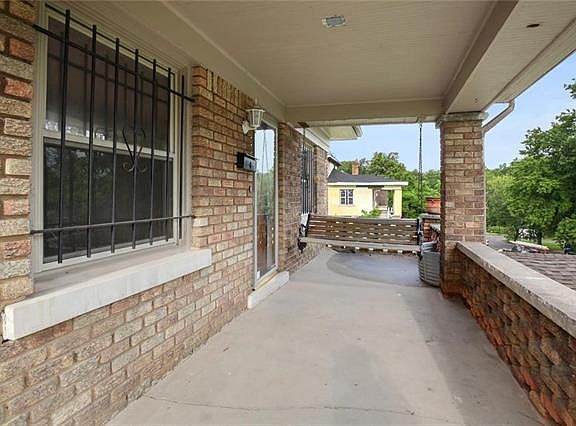 4th image of 1825 Freeman Ave