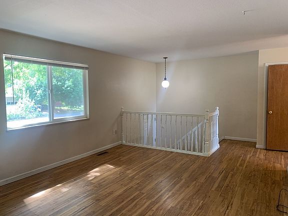 2nd image of 320 Del Clair Rd