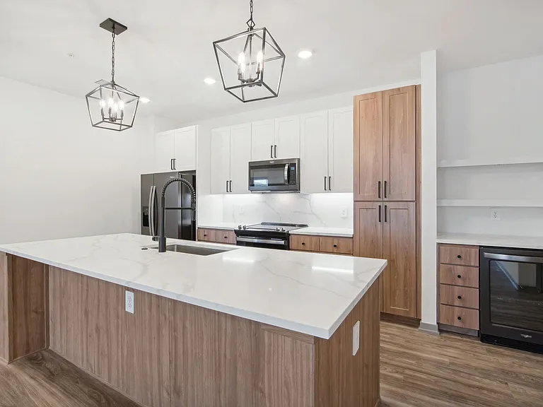 The Maddox Luxury Apartments — Photo 65