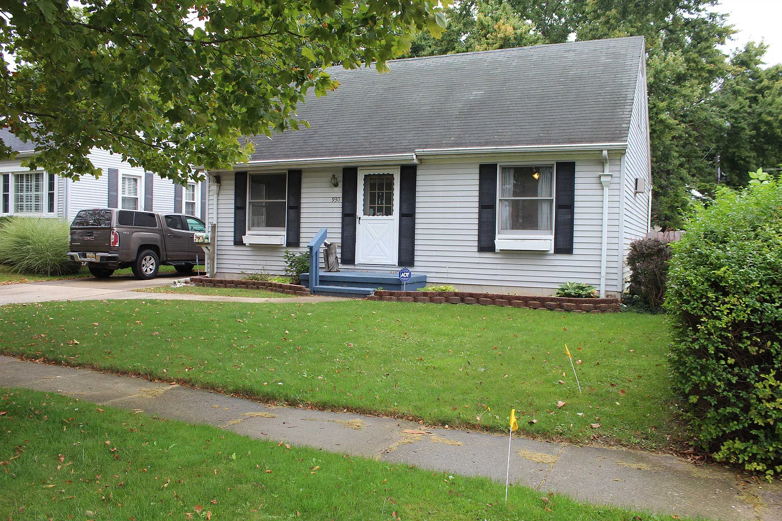 930 Wolverine Ave photo 1