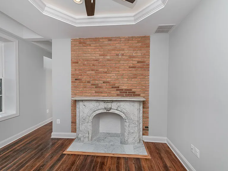 814 Cathedral St — Photo 81