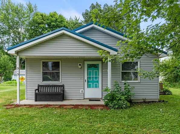 915 S Guilford St, Garrett, IN 46738