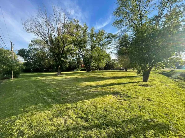 117 Plainfield Rd N, Darien, IL 60561