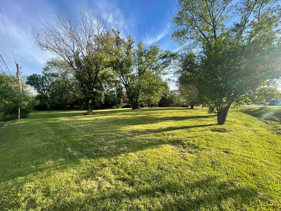 117 Plainfield Rd N, Darien, IL 60561