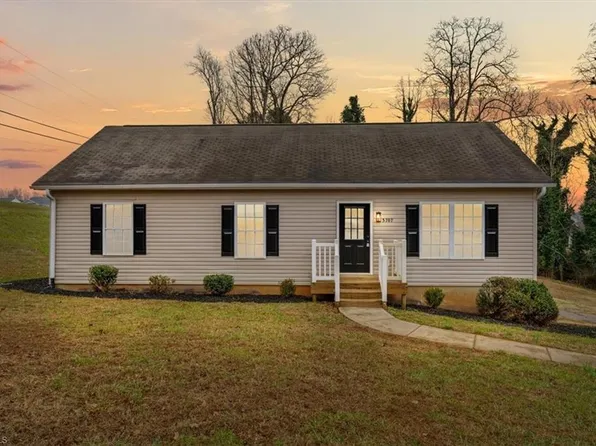 3707 Ribbon Ln, Winston Salem, NC 27107