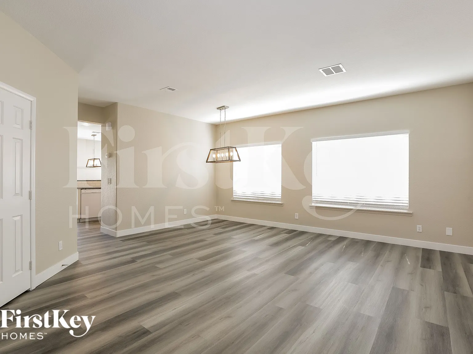 4 bed, 2.5 bath, 2096 sqft, $2,000 — Photo 3