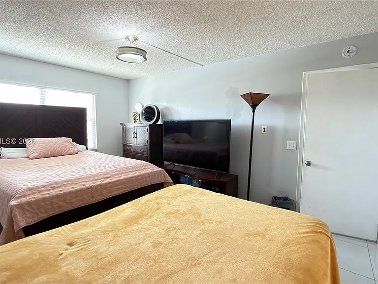 12500 SW 5th Ct #307M — Photo 7