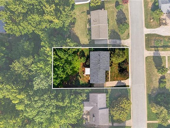 4th image of 1904 Three Meadows Rd