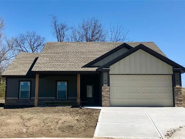 1302 Kristie Cir, Excelsior Springs, MO 64024