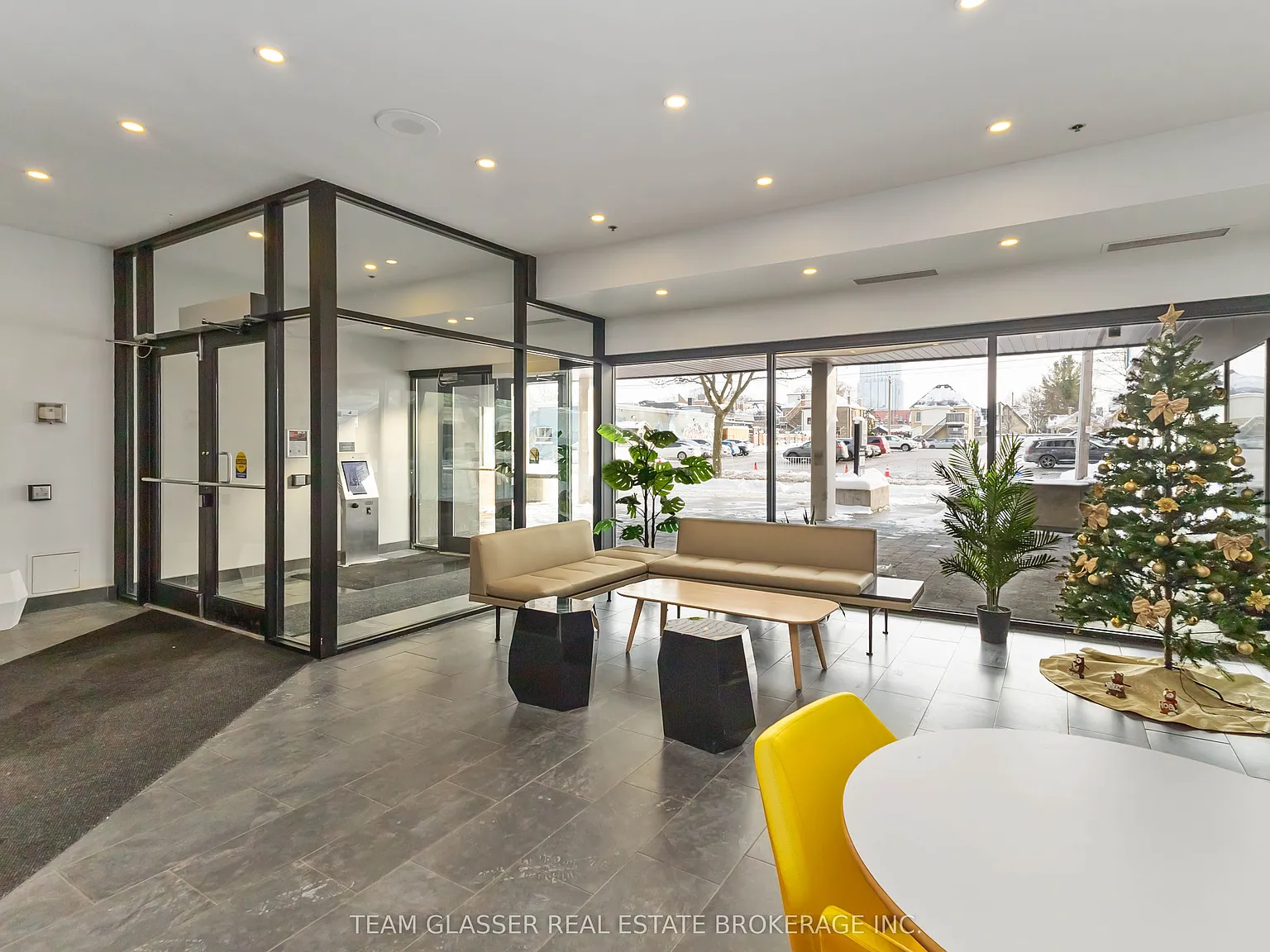 3 bed, $2,599 — Photo 4