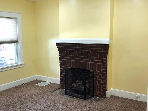 3rd image of 4548 Erie Ave Unit 1