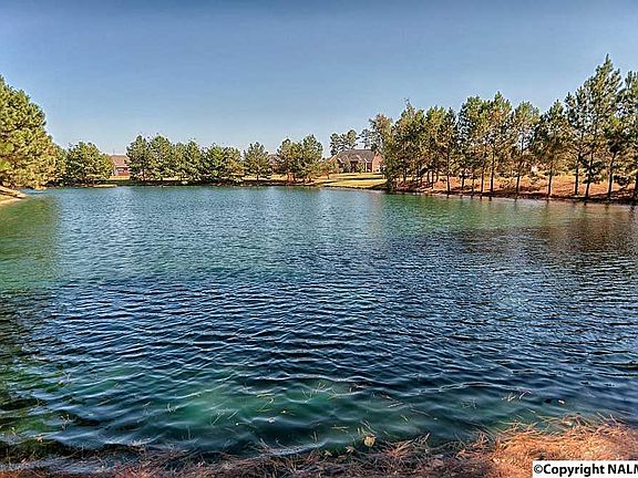 3rd image of 205 Twin Lakes Dr