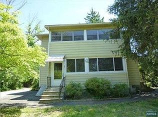 249 Beaufort Ave, Livingston, NJ 07039