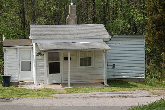 1st image of 1703 South St