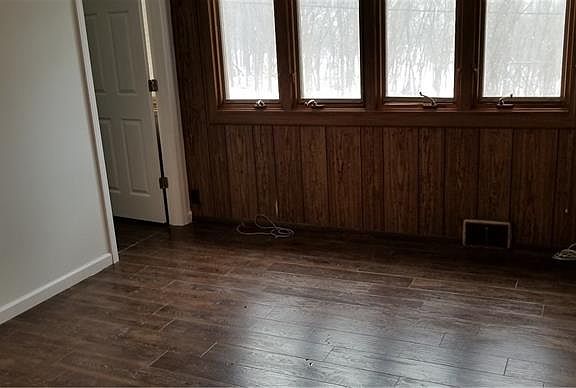 4th image of 3739 Evergreen Dr