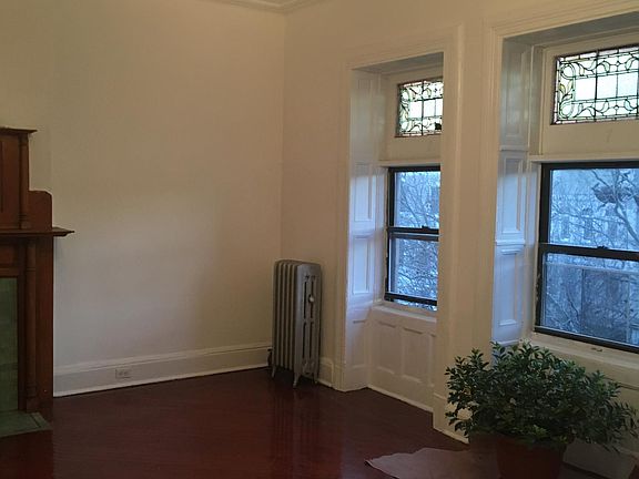4th image of 643 Saint Marks Ave APT 3