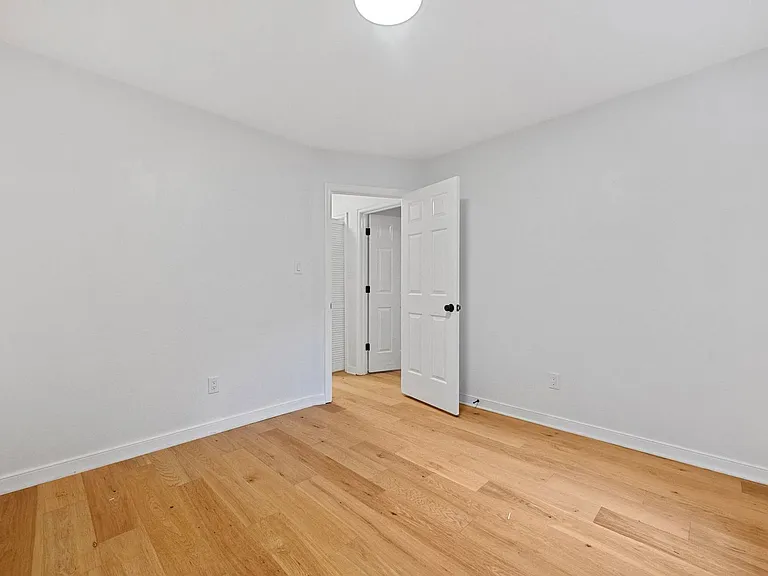 6608 Wexford Ln — Photo 12