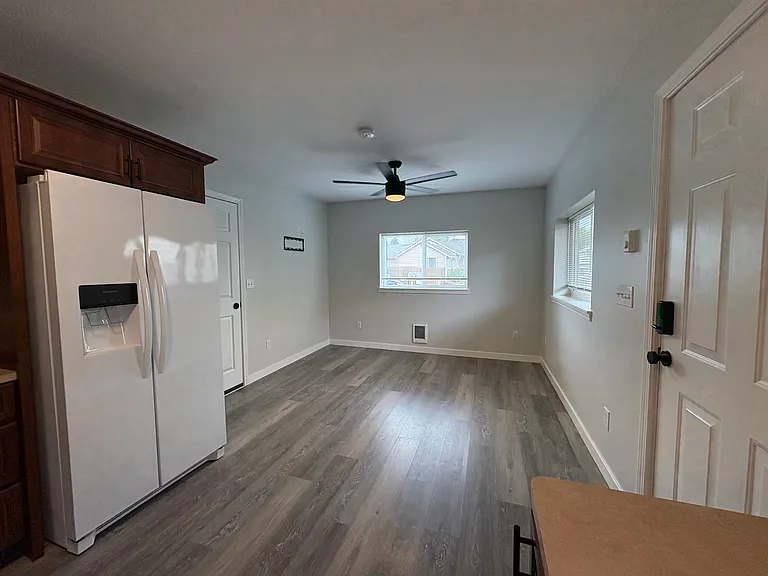 395 N Grove Ct — Photo 9
