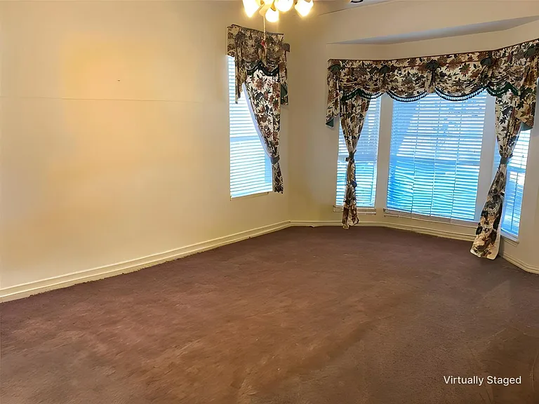7521 England Dr — Photo 10