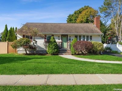 65 Burns Avenue, Hicksville, NY, 11801