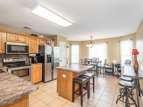 5th image of 4300 Genevieve Dr