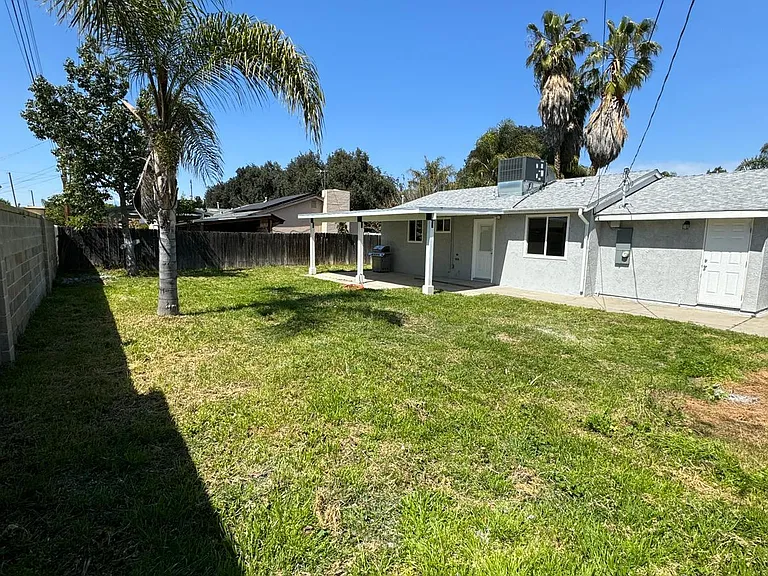 4136 Mescale Rd — Photo 2