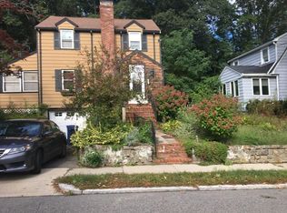 39 Braeburn Rd, Hyde Park, MA 02136