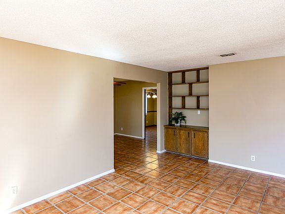 4th image of 1117 Clarion Dr
