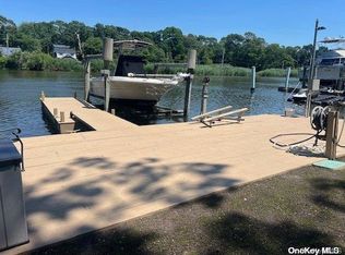 71 Overlook Dr, Mastic, NY 11950