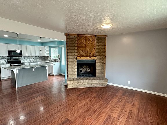 3rd image of 1715 E Fort Union Blvd #1