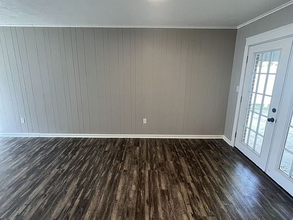 5th image of 426-428 Moody St