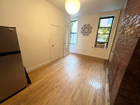 Rented by Delmark Realty LLC | media 1