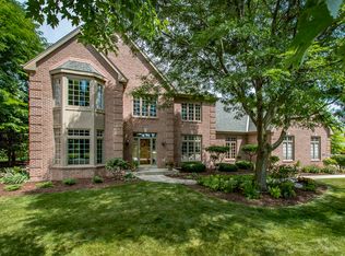 3720 Nassau Dr, Brookfield, WI 53045