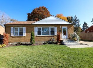 611 N Berwick Blvd, Waukegan, IL 60085