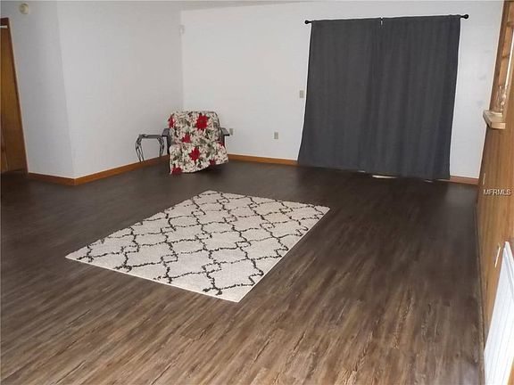 3rd image of 501 El Camino Dr