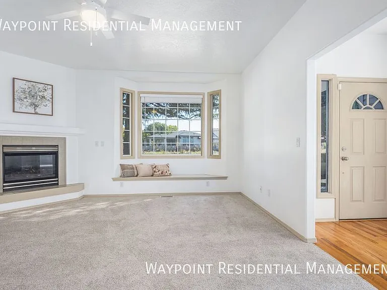 9640 W Sleepy Hollow Ln — Photo 7