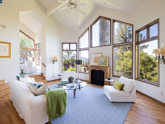 3rd image of 85 La Cuesta Rd