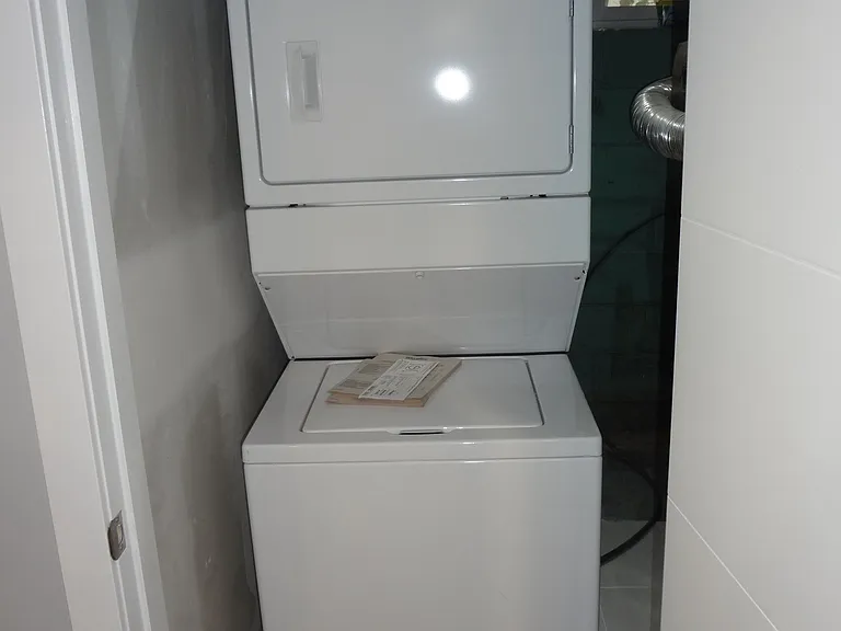 28 Jill Cres E — Photo 10